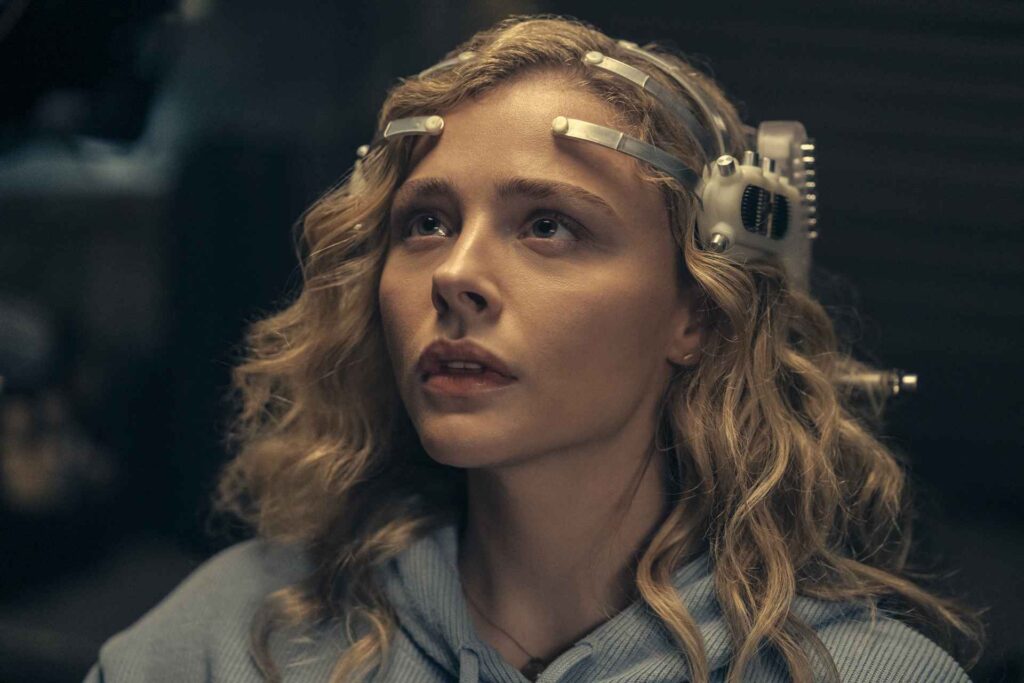 Các TV series mới đáng xem nhất tháng 10 3 The Peripheral