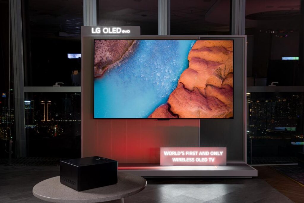 LG OLED evo M4 1