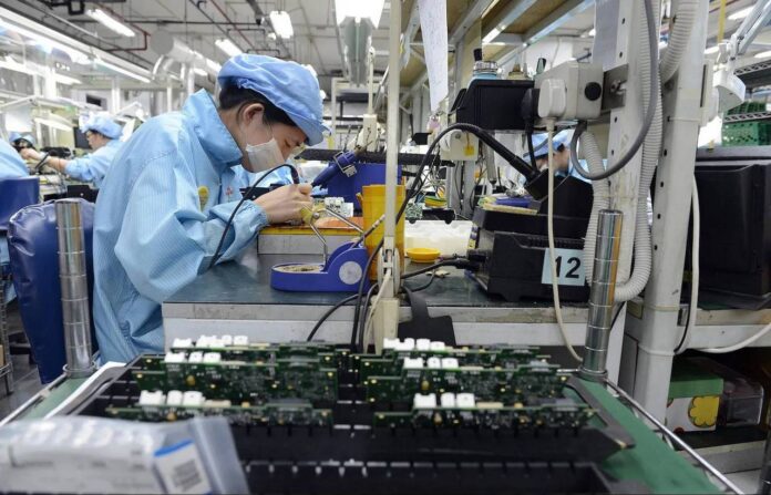 Singapore Chipmakers Semiconductors Factory 2014 e1566814839152