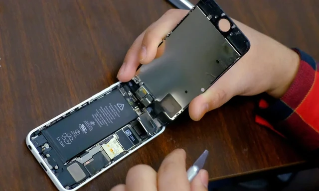 iPhone 16 có pin rất dễ thay 1 iphone 16 1719531974699897066795