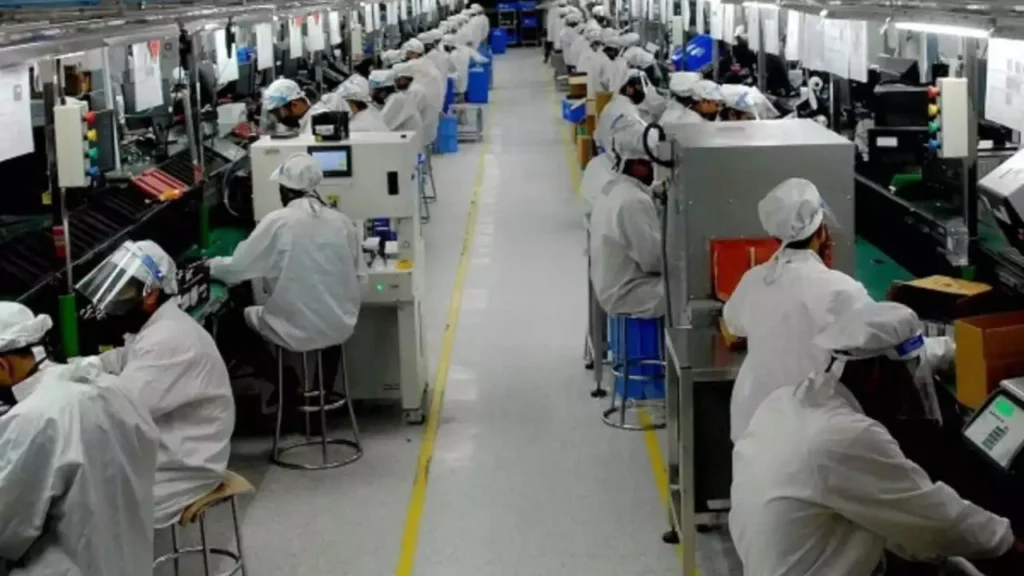 Apple muốn dây chuyền iPhone được tự động hóa một nửa 1 iphone factory 010720241