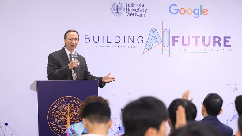 ong scott fritzen hieu truong truong dai hoc fulbright phat bieu 5917.jpeg