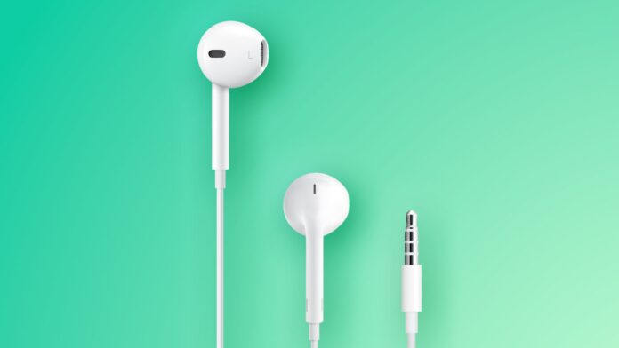 8 Old EarPods With 3.5mm Plugs
