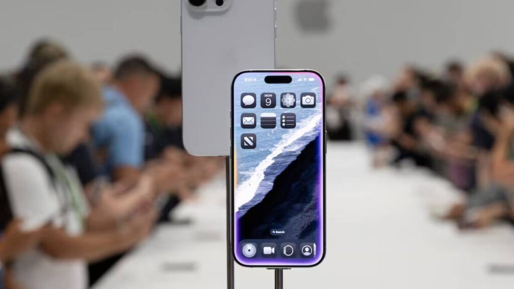 IPHONE 16 REUTERS