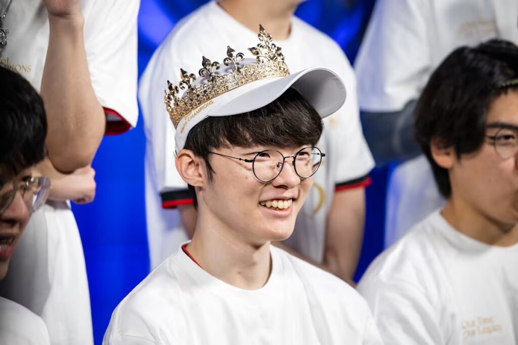 Quá trình làm skin cho nhà vô địch CKTG 2024 2 faker wearing a crown
