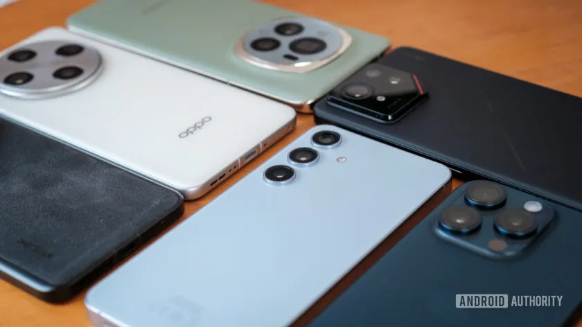 Giá smartphone sắp "leo thang" 2 Best smartphones 2024 on desk 840w 472h gamen.pro