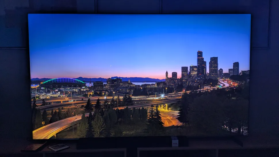 Có nên mua TV TCL 98 inch giá 'bình dân'? 2 TCL C8K 17052025 gamen.pro 1