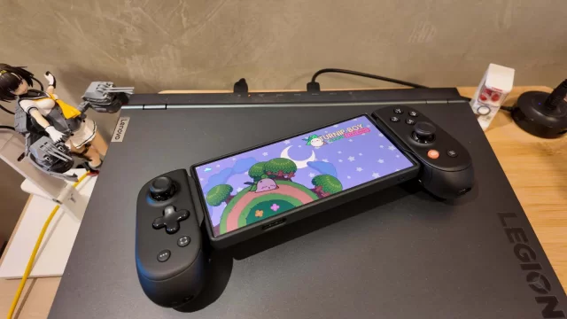 Backbone Pro - Tay cầm đa năng hai chế độ, tiện lợi nhưng đắt đỏ 1 backbone pro review controller jpg 640 gamen.pro