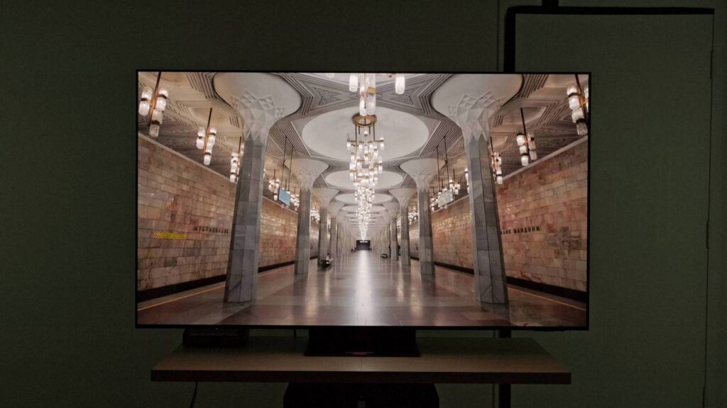 Samsung S95F gamen.pro hdr brightness game photo hallway large