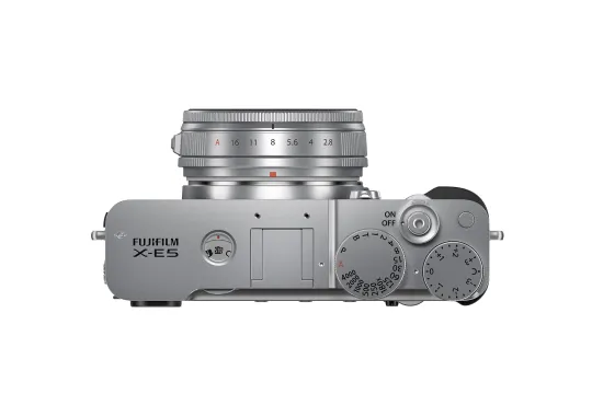 Fujifilm X-E5 ra mắt: Máy ảnh mirrorless phong cách cổ điển với nhiều nâng cấp 2 gamen.pro 16949961 Image PT10 X E5 top XF23F2 8 silver rect