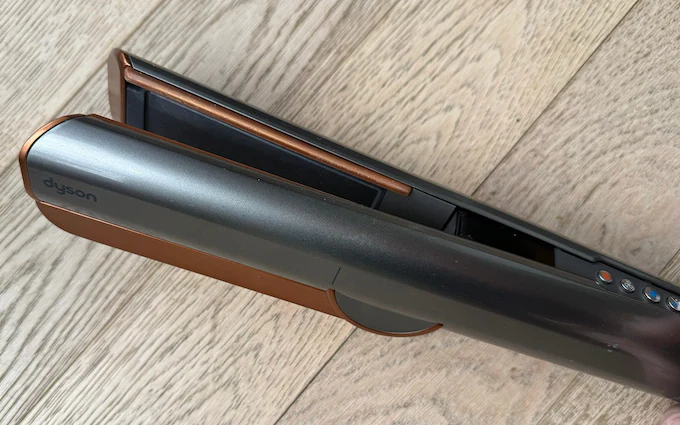 Dyson Airstrait: Liệu có xứng đáng với mức giá gần 15 triệu đồng? 1 Dyson Airstrait gamen.pro 01082025 2