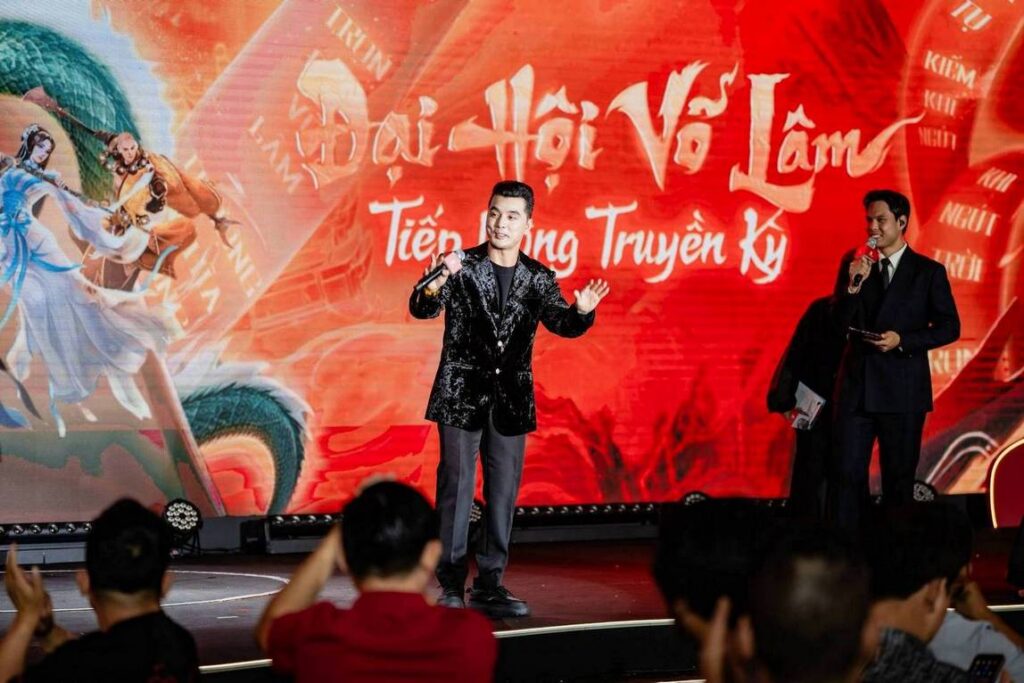 Đại Hội Võ Lâm 2025: Ký ức vẹn nguyên, hành trình vươn xa với Võ Lâm Truyền Kỳ 2.0 3 Dai Hoi Vo Lam 3 Ca si Ung Hoang Phuc goi nho lai huyen thoai TayChoiBoGia uy chan giang ho