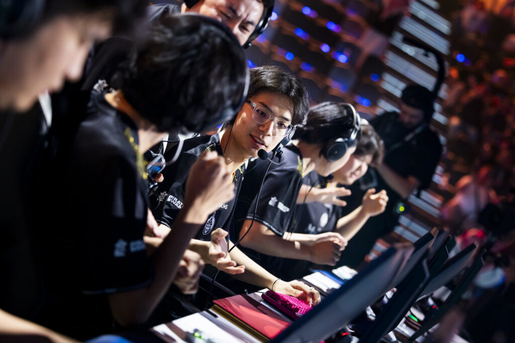 The MongolZ vô địch CS2 Esports World Cup 2025 1 game.pro SF6 EWC2025 MongolZ win 03 1024x683 1
