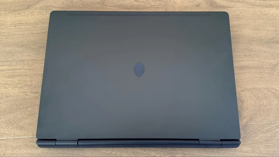 gamen.pro Alienware m16 R2 Aurora Edition 91