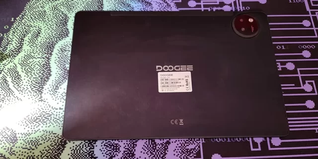 Doogee U11 - Tablet giá rẻ đủ sức cân game nhẹ và stream mượt mà 1 gamen.pro doogee u11 tablet android back view of a black doogee u11 1 jpg 640