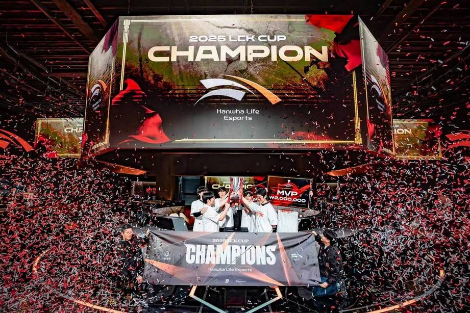Top 10 giải eSports thu hút nhất 2025: LMHT và MLBB thống trị 2 gamen.pro LCK Cup 2025