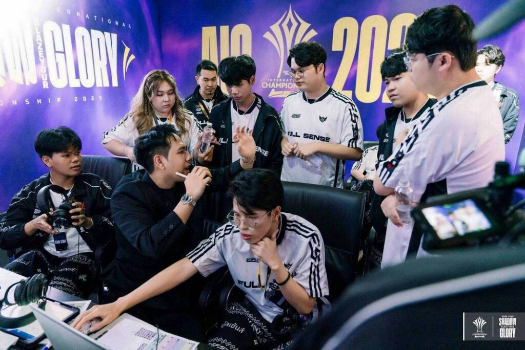 AIC 2025: Full Sense thẳng tiến Chung kết tổng sau khi hủy diệt Bacon Time 3 gamen.pro full sense vs bacon time 06122025 3