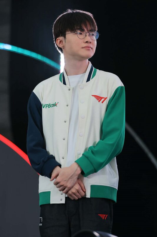 gamen.pro t1 faker x vpbank 10