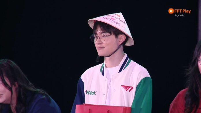 gamen.pro t1 faker x vpbank 3