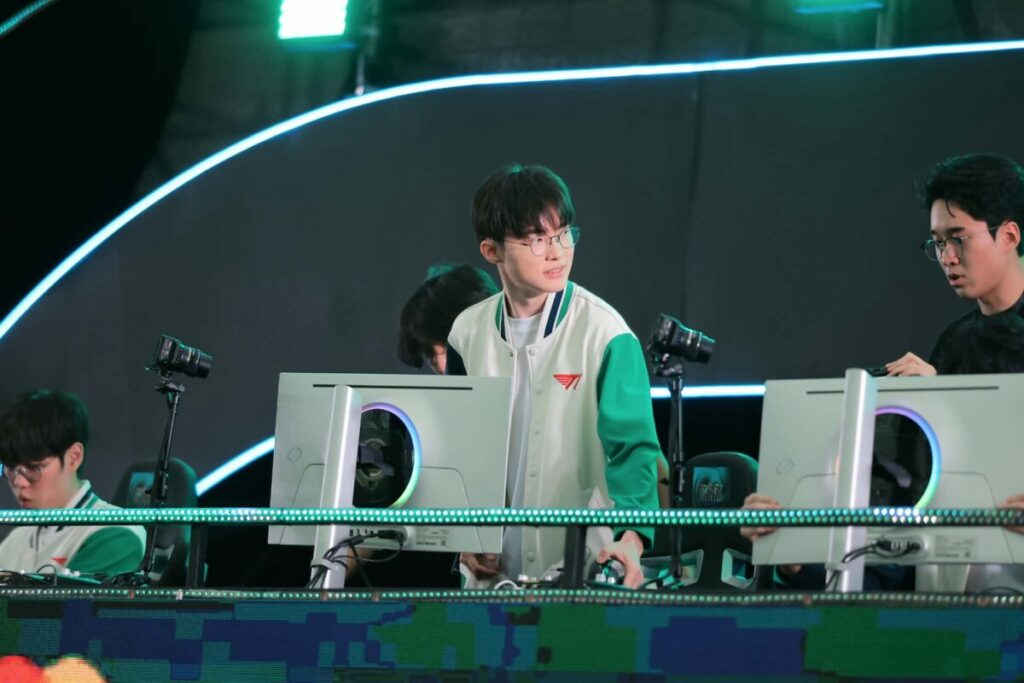 gamen.pro t1 faker x vpbank 9