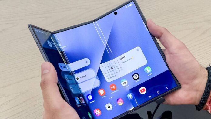 gamen.pro thumb Samsung Galaxy Z TriFold