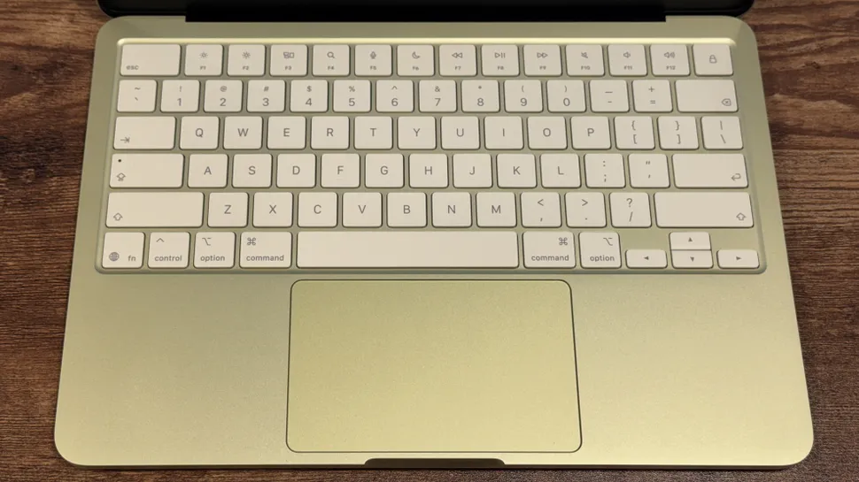 MacBook Neo: Chiếc MacBook hiếm hoi đáp ứng tiêu chí ngon-bổ-rẻ 8 gamen.pro Apple MacBook Neo review 9