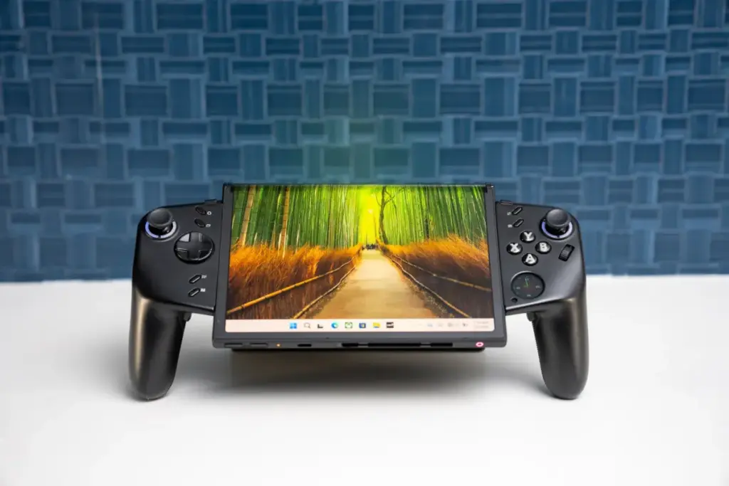 Lenovo trình diễn Legion Go Fold 6 gamen.pro LENOVO LEGION GO CONCEPT FOLDABLE 08
