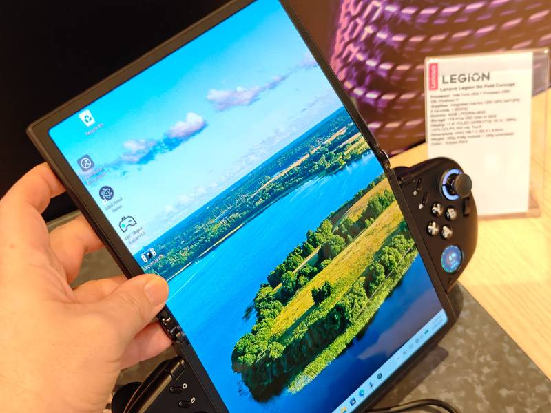 Lenovo trình diễn Legion Go Fold 5 gamen.pro LENOVO LEGION GO CONCEPT FOLDABLE 08