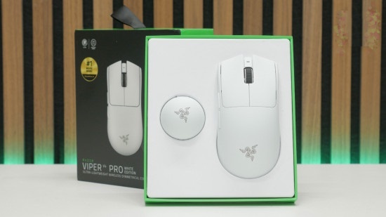 Razer Viper V4 Pro: Chuột eSports gần như hoàn hảo, trừ một chi tiết 1 gamen.pro razer viper v4 pro review 02 mouse in box 2 550x309 1