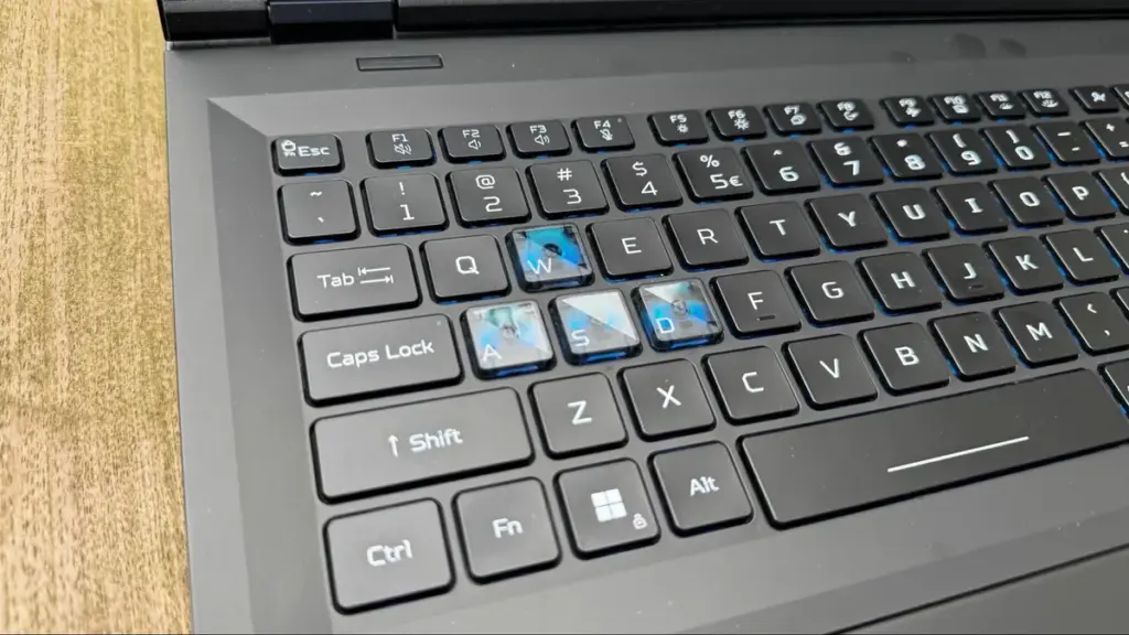 Acer trình làng laptop gaming đầu tiên dùng Ryzen 9 9955HX3D, ra mắt thêm máy chơi game cầm tay chỉ để stream 1 gamen.pro acer Predator Helios 18 AI 1