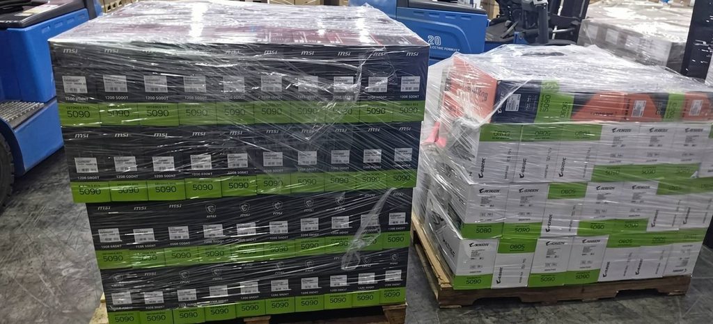 Giá RTX 5090 chạm mốc 5.000 USD do các công ty AI thu gom hàng loạt 1 gamen.pro RTX 5090 AI FIRM
